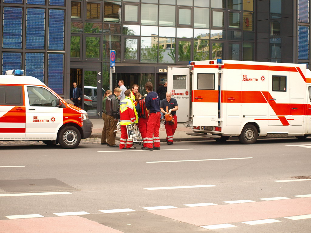 Evtl Selbstmord Auslaenderamt Koeln Kalk Dillenburgerstr P11.JPG